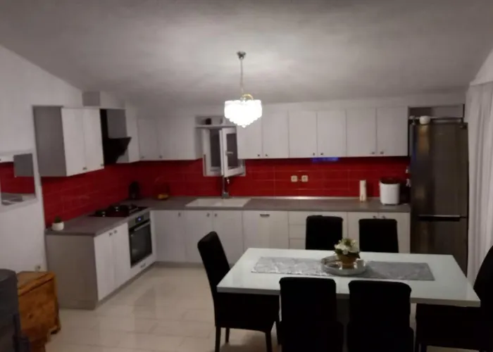 Apartment With Private Pool Rupalj