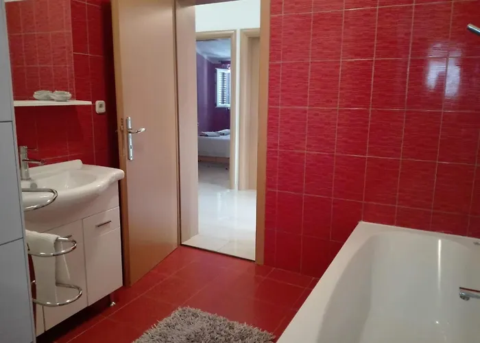 With Private Pool Apartman